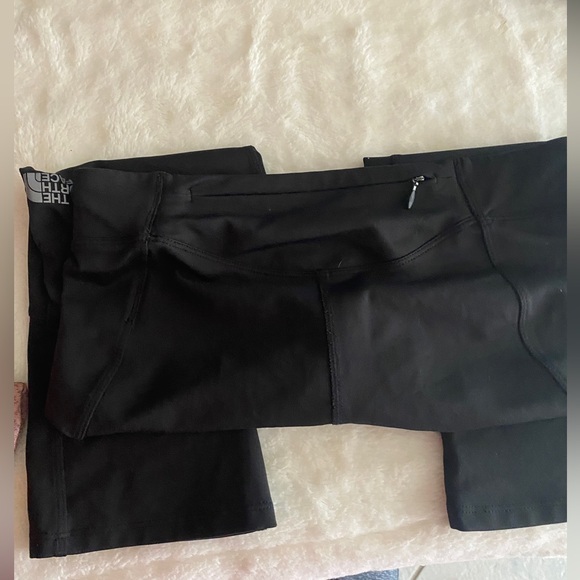Bundle Nike Shirt, The North Face cropped leggings, Nike High-Waist Swim Bottoms - Picture 6 of 16